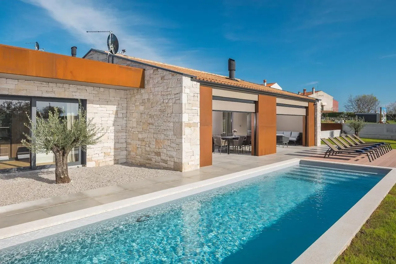 Oliba Villa Bale